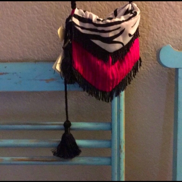 Sandra Leal Boho Reversible Small Crossbody Bag - Picture 5 of 10